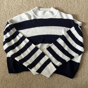 Never Worn DIVIDED Navy Blue/White Sweater🤍